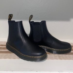 Dr Marten Black Dorrian Leather chelsea Boot